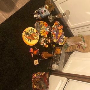 For all you, Halloweenies, these are some Halloween items for a Halloween party!